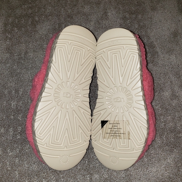 UGG Oh Fluffita, Size 8 - Picture 3 of 6